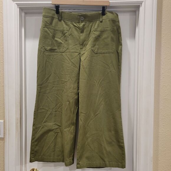 Ava & Viv High Rise Wide-leg crop pants, green size 17, NWT - Picture 2 of 11